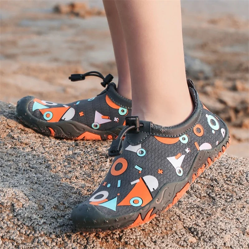 Baskets Pieds Nus Aquatiques elastiques pour enfants noir1